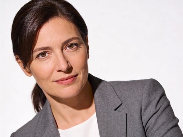Anja Schuster, 41