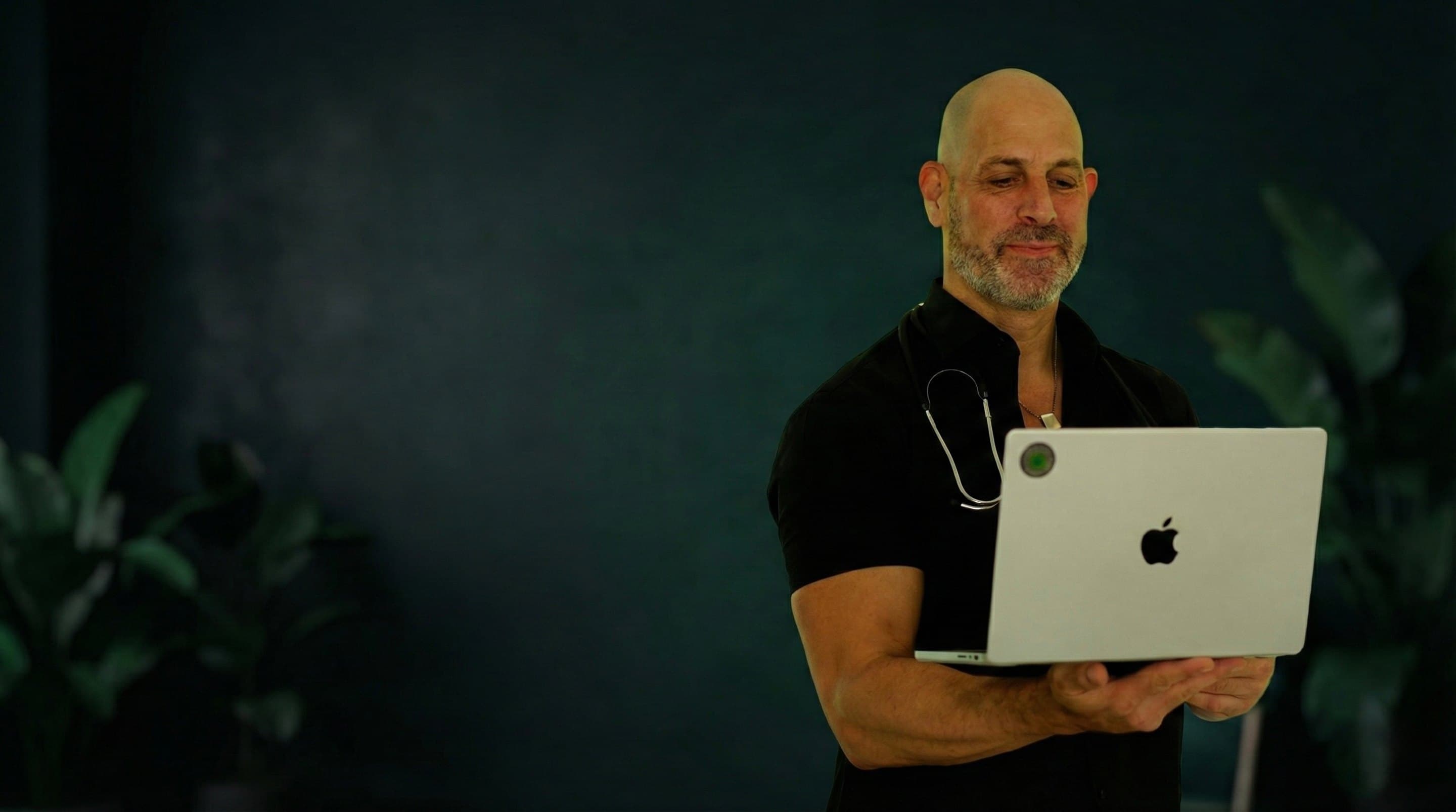Matthias mit Laptop